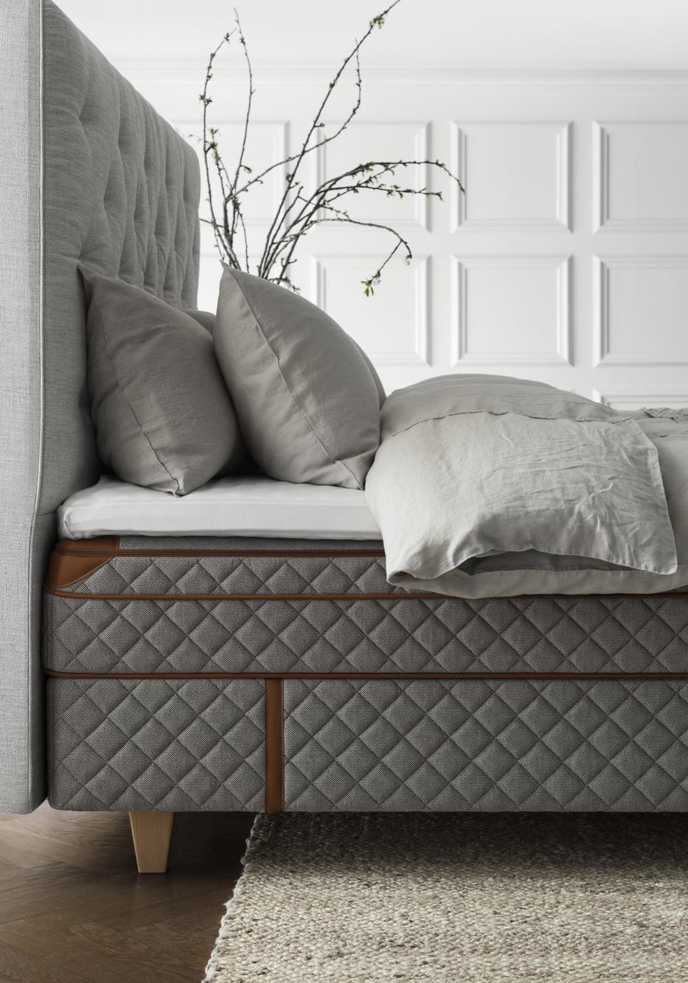 bed_continental_dux 8008_inspiration_PIE_xupport-royal ruskin 10 quill_3