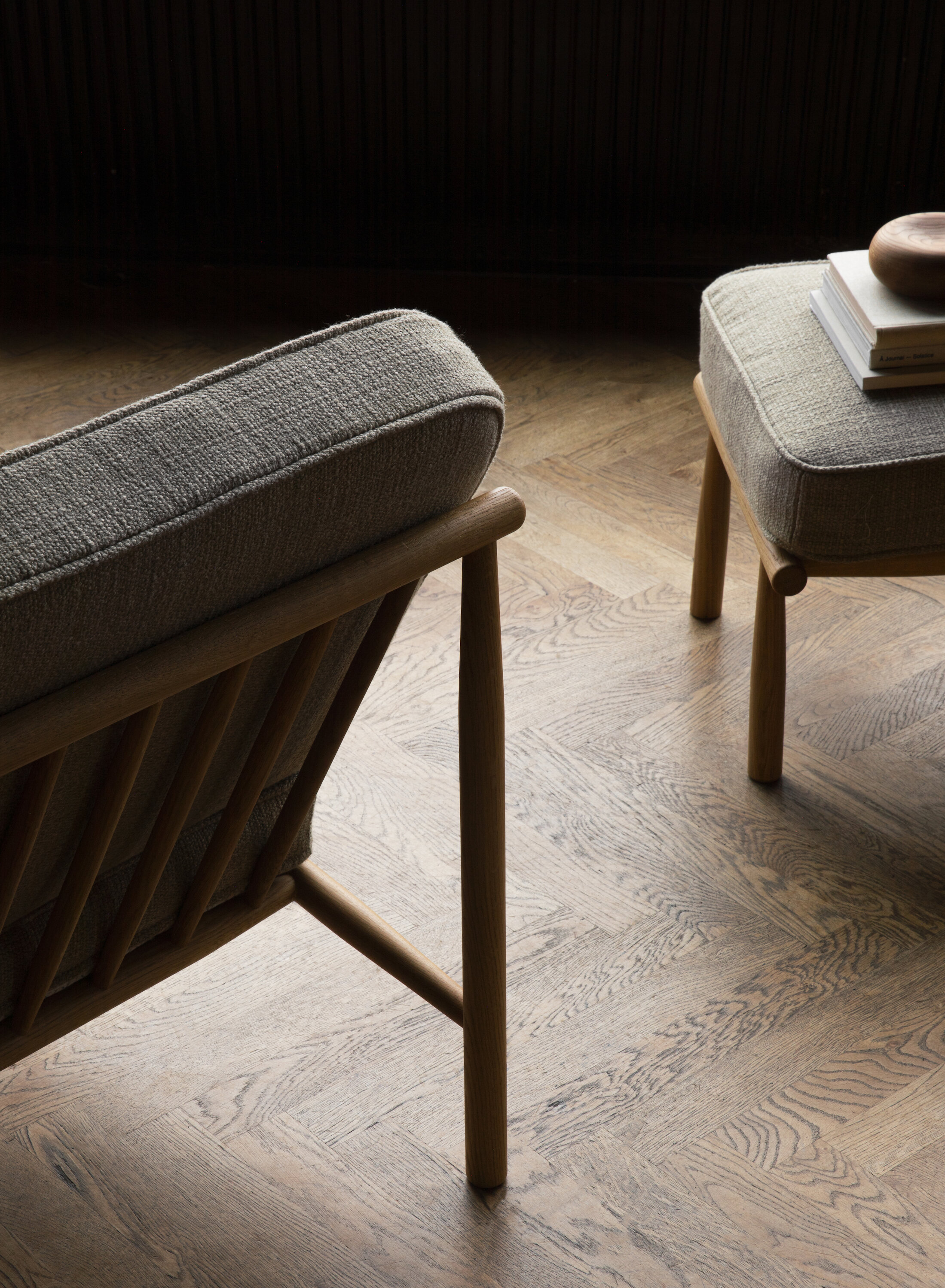 furniture_easy chair_domus_wood-oak-tosca 20 wilderness_PIE_domus footstool_3
