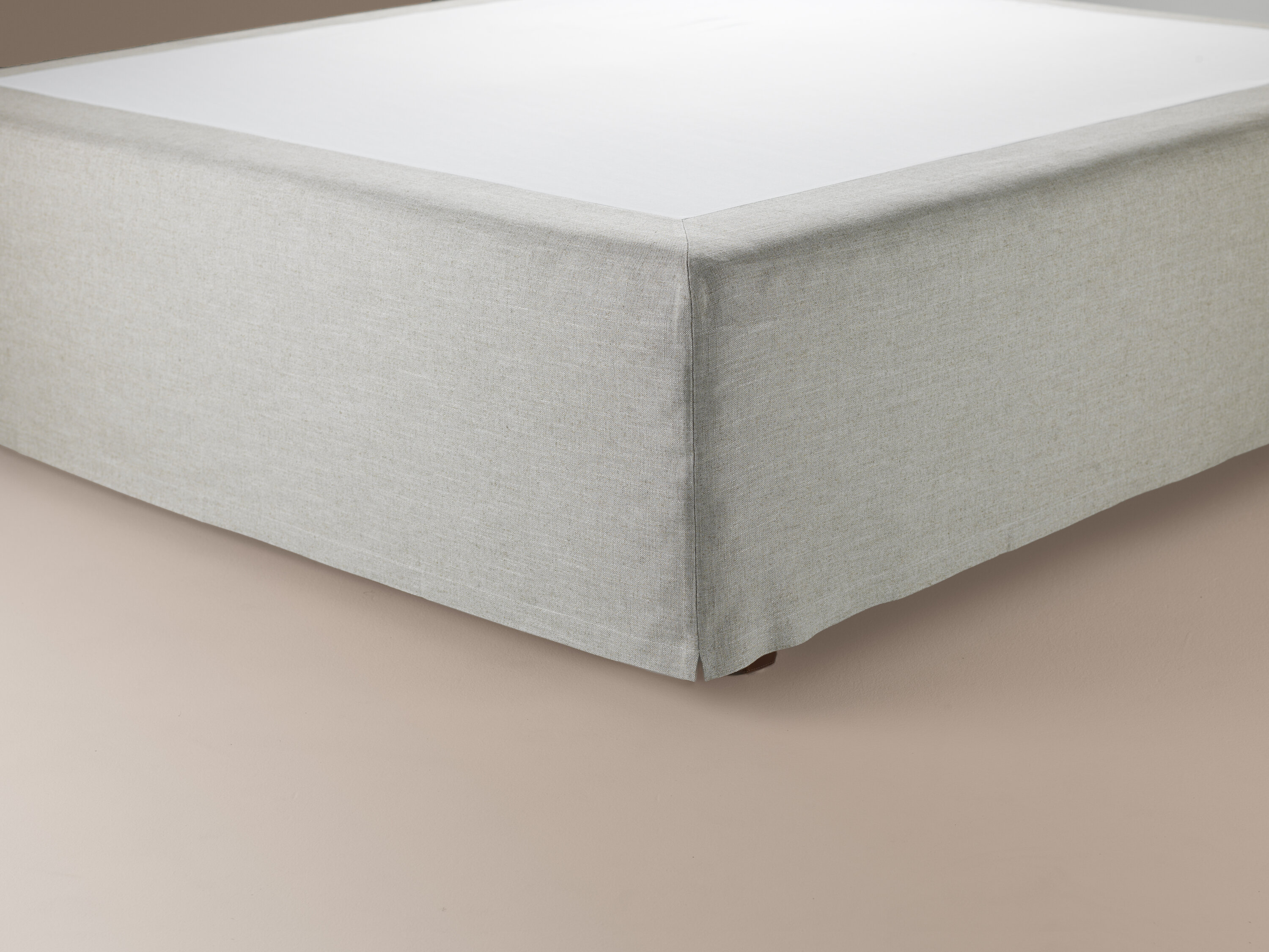 ملاءة Mathilda المتدلية ruskin 10 بلون البيج الداكن